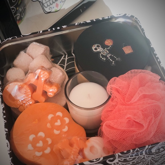 SOLD -Skull Spa Set (Pumpkin Spice) - Picture 6 of 7